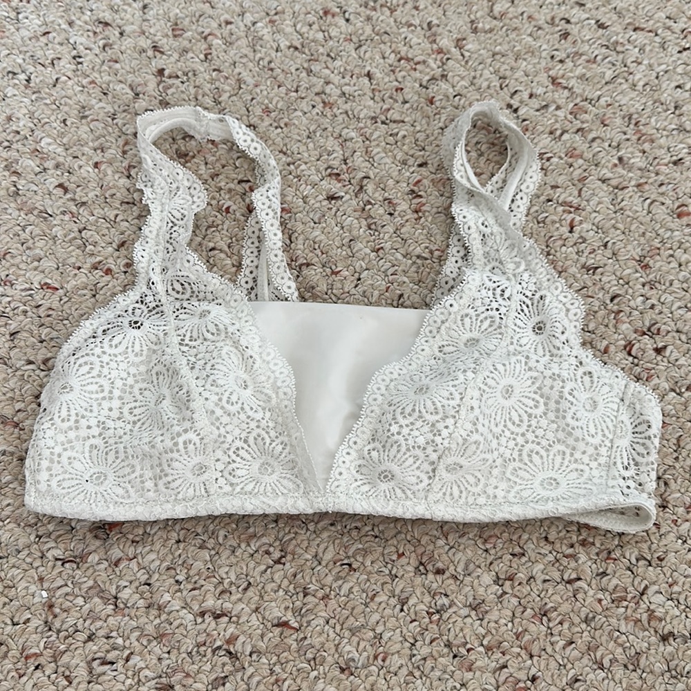 Super cute bralette!!